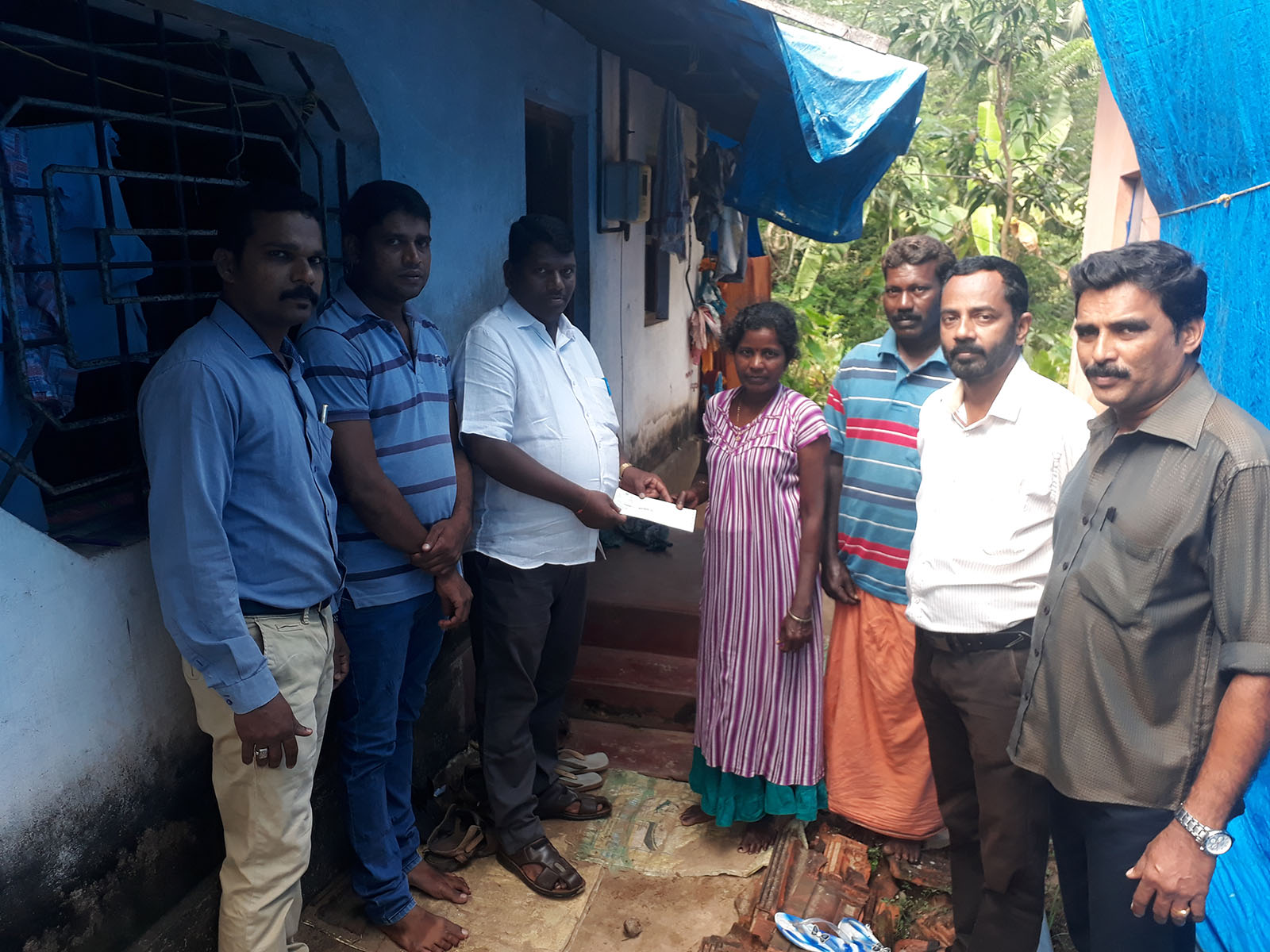 ಉಡುಪಿ: ಜಿಪಂ ಅಧ್ಯಕ್ಷರಿಂದ ಚೆಕ್ ವಿತರಣೆ